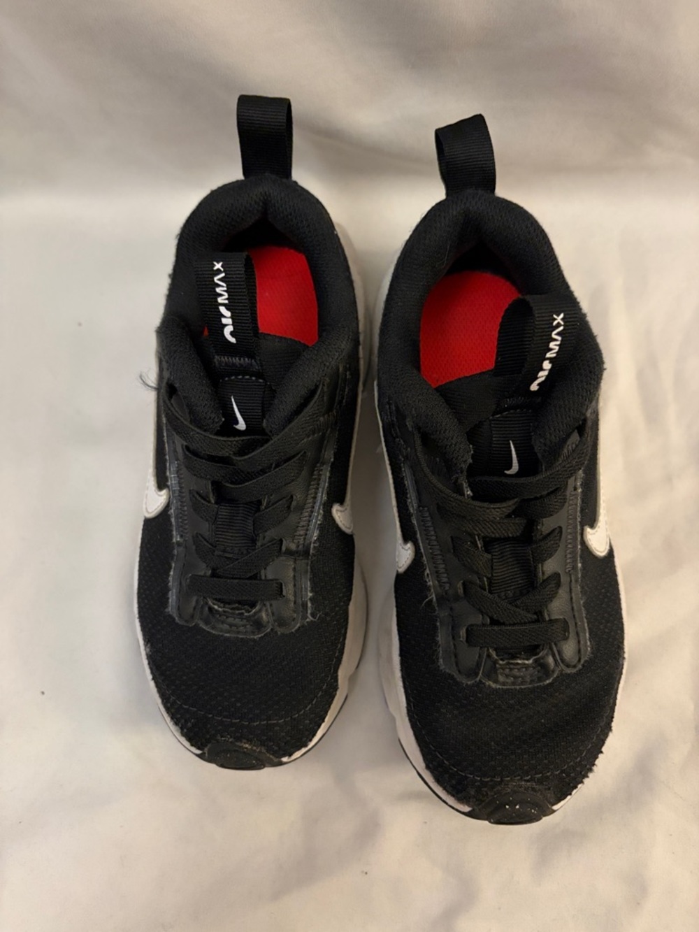 Nike AirMax Kids Black and White Lightweight Sneakers - Picture 2 of 5